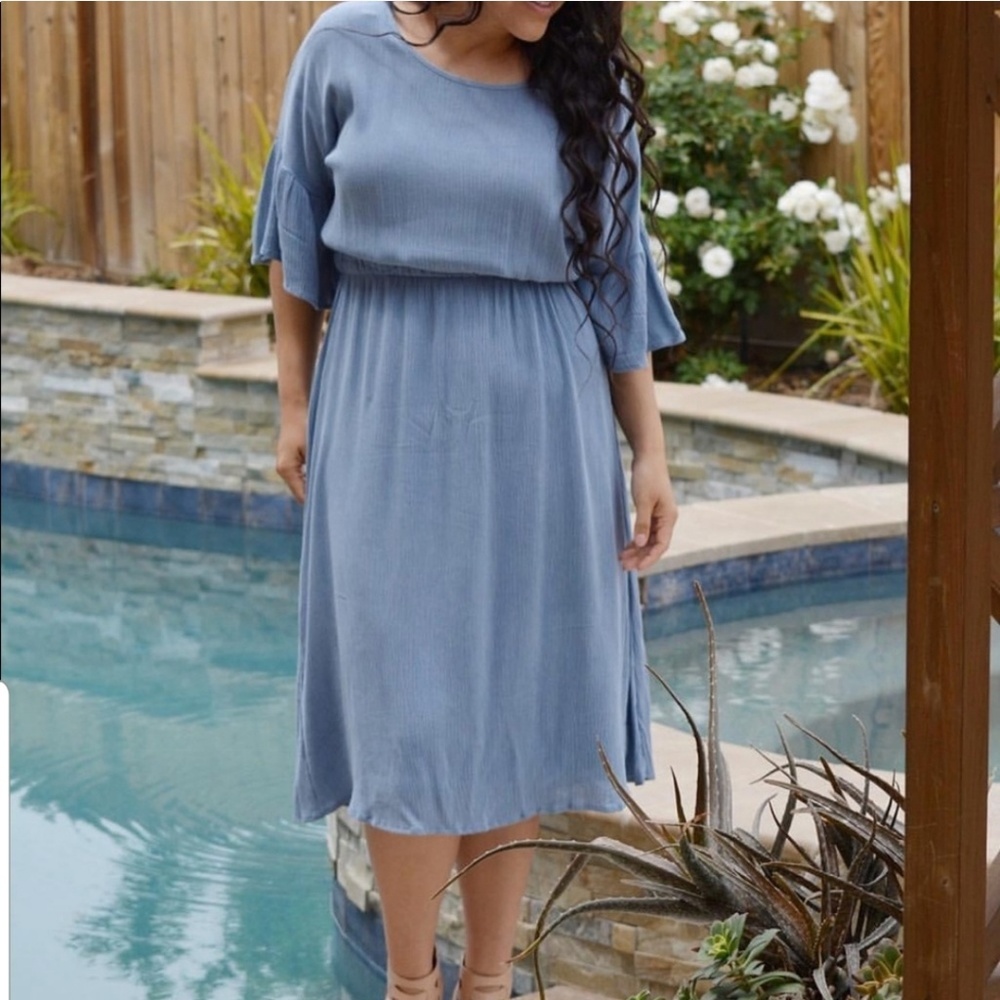 Women's Light Blue Midi Dress Size Large